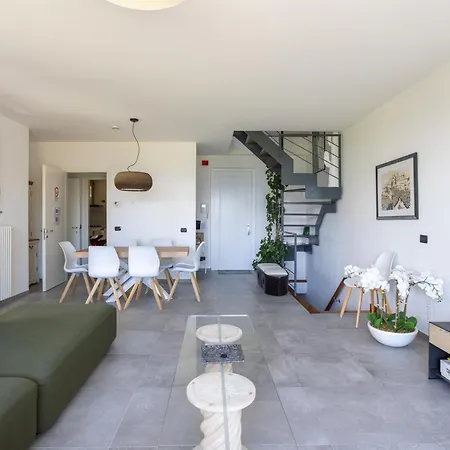 Relaxing Oasis With Private Pool & View