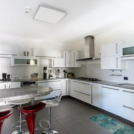 Relaxing Oasis With Private Pool & View Holiday home Baveno