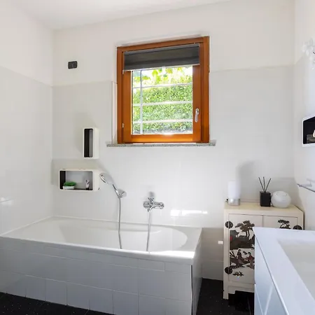 Relaxing Oasis With Private Pool & View