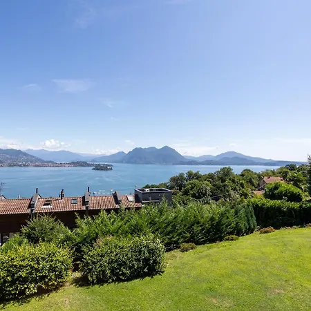 Relaxing Oasis With Private Pool & View Feriehus